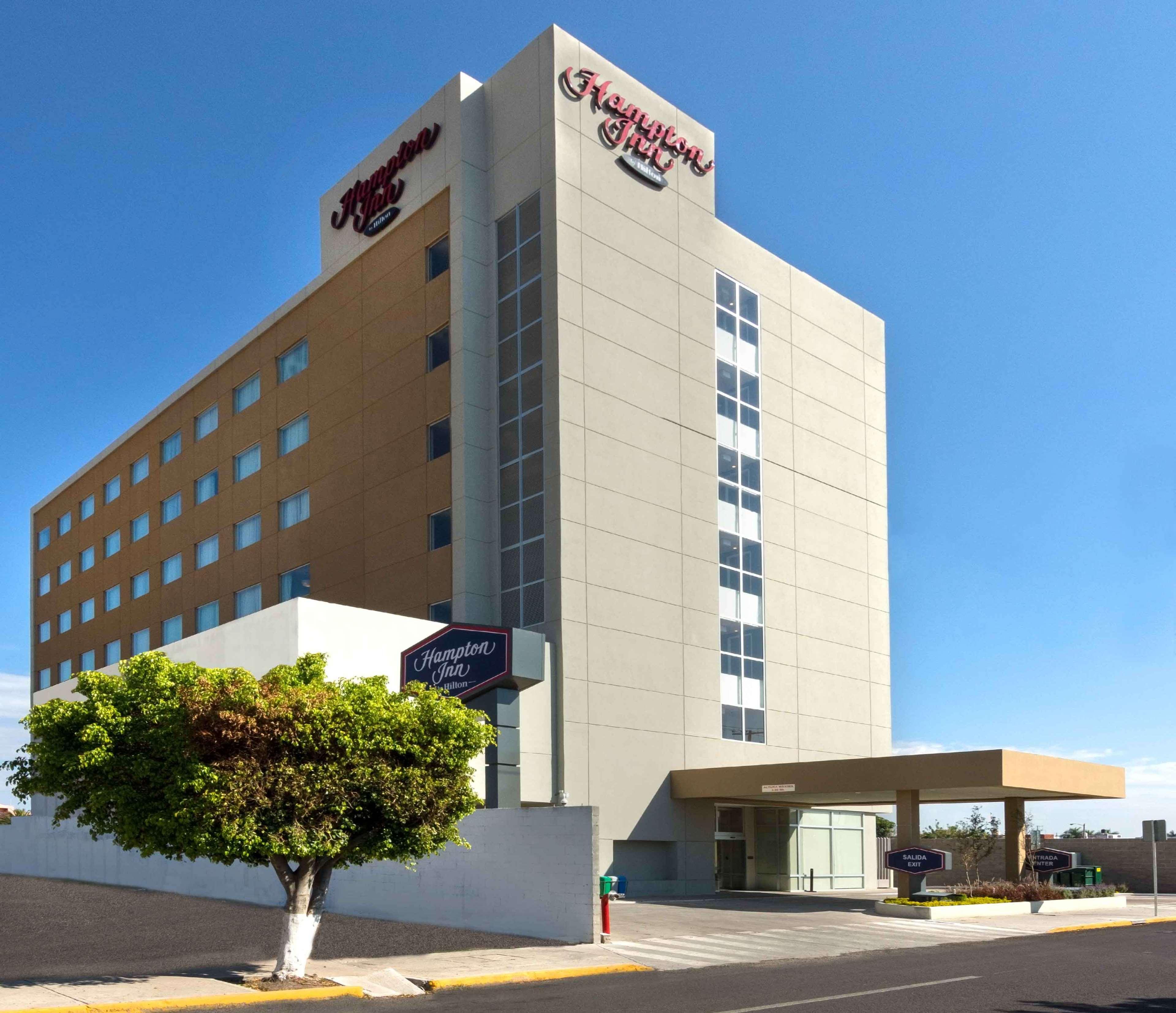 Hampton Inn By Hilton Irapuato Exterior foto